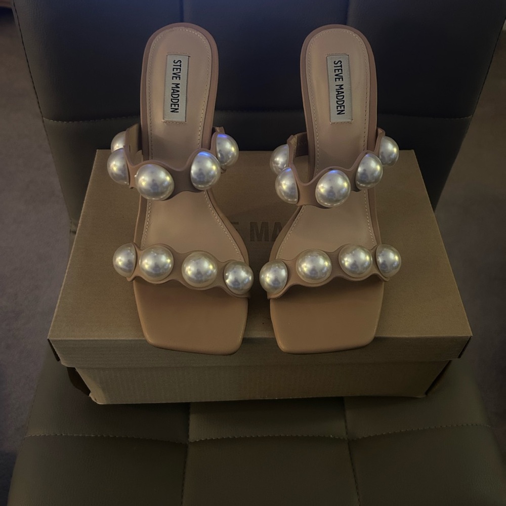 Steve Madden Beige Pearl Embellished Heels